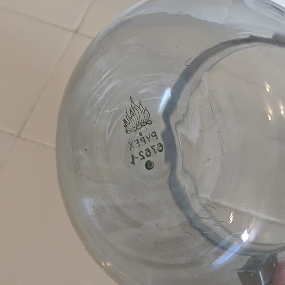 Vintage Pyrex Double Broiler Marked 6762 Missing the Lid - Picture 5 of 8